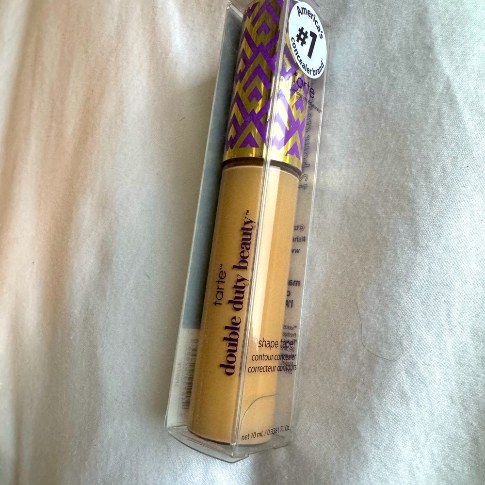 Tarte shape tape. New in box. 27S light-medium sand